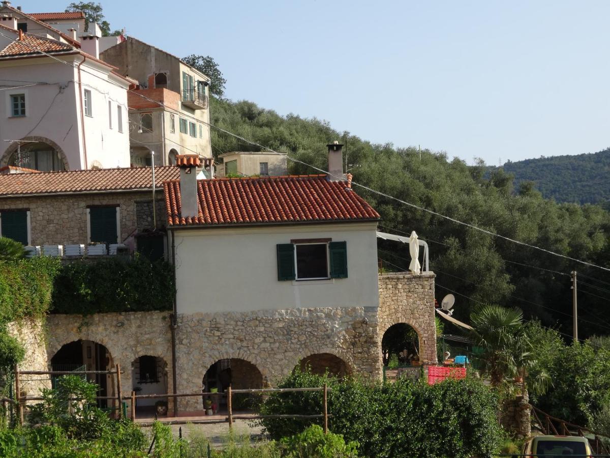 B&B Rubando Le Nuvole Orco Feglino Exterior photo